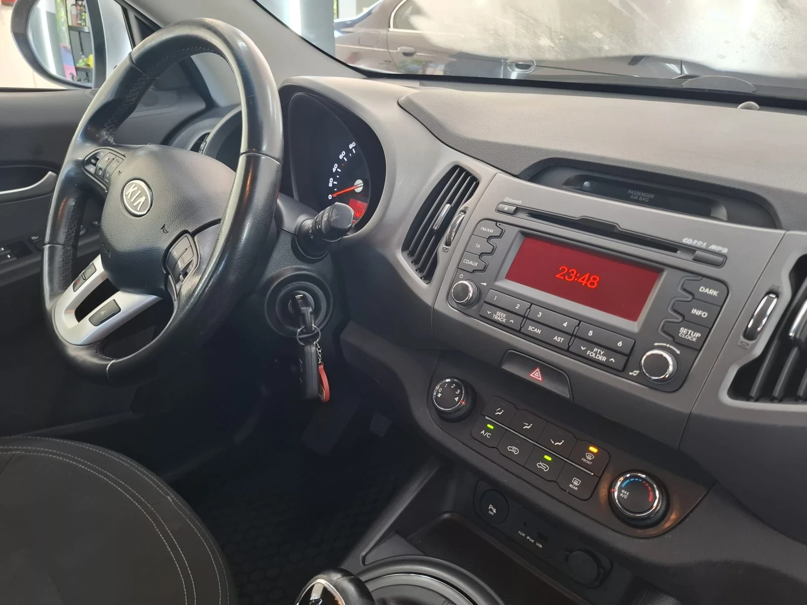 Kia Sportage 1.7CRDI* 2WD* TOP, снимка 11 - Автомобили и джипове - 55352697