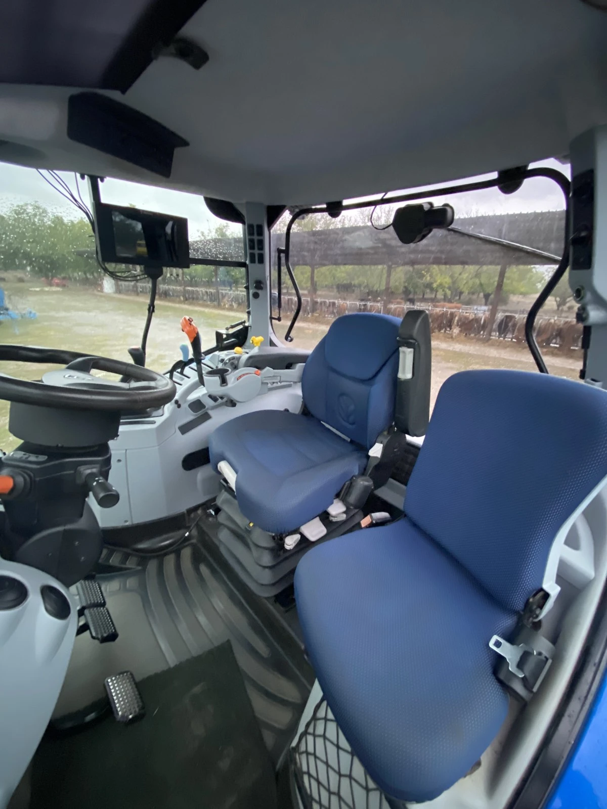 Трактор New Holland T6 180 лизинга с първоначална вноска 20% - изображение 5