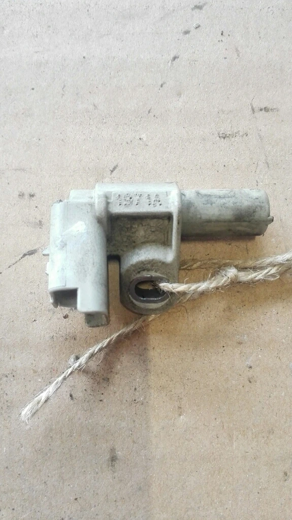 датчик разпределителен вал Ланд Ровър Евок 2.2д (1)