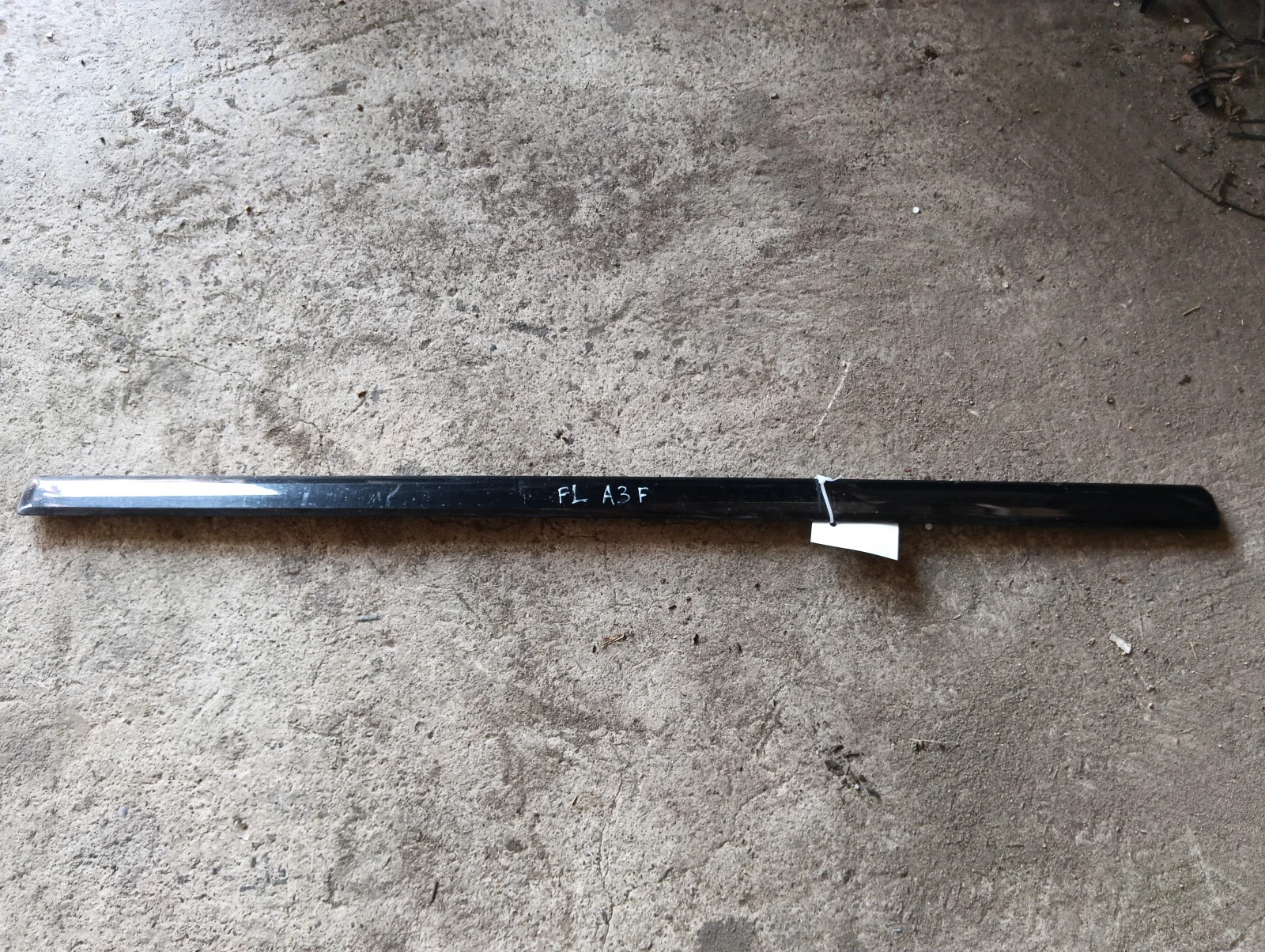 лайсна за (предна лява врата) 8P4853953A  4врати  Audi A3 Sportback