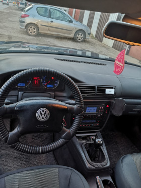 VW Passat 5.5 2.0tdi 136к.с, снимка 7 - Автомобили и джипове - 44977308