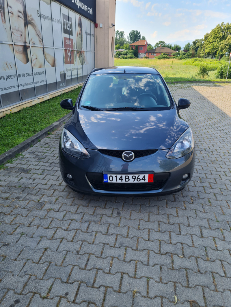 Mazda 2 1.3куб.75к.с.2010г. Бензин , снимка 1 - Автомобили и джипове - 46279483