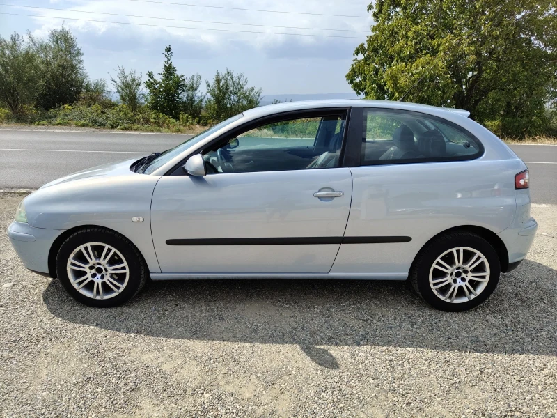 Seat Ibiza 1.4 автоматик клима, снимка 2 - Автомобили и джипове - 47129254