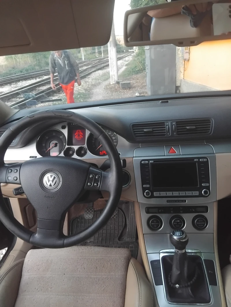 VW Passat 2.0 tdi, снимка 5 - Автомобили и джипове - 47379229