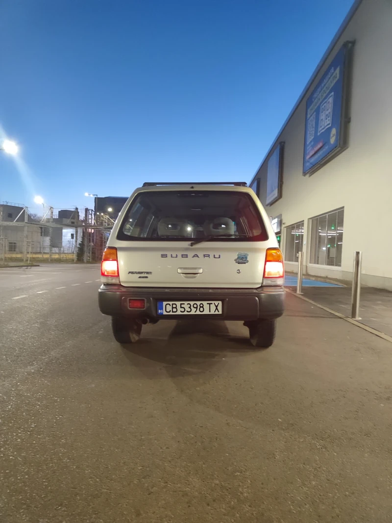 Subaru Forester, снимка 3 - Автомобили и джипове - 47573537