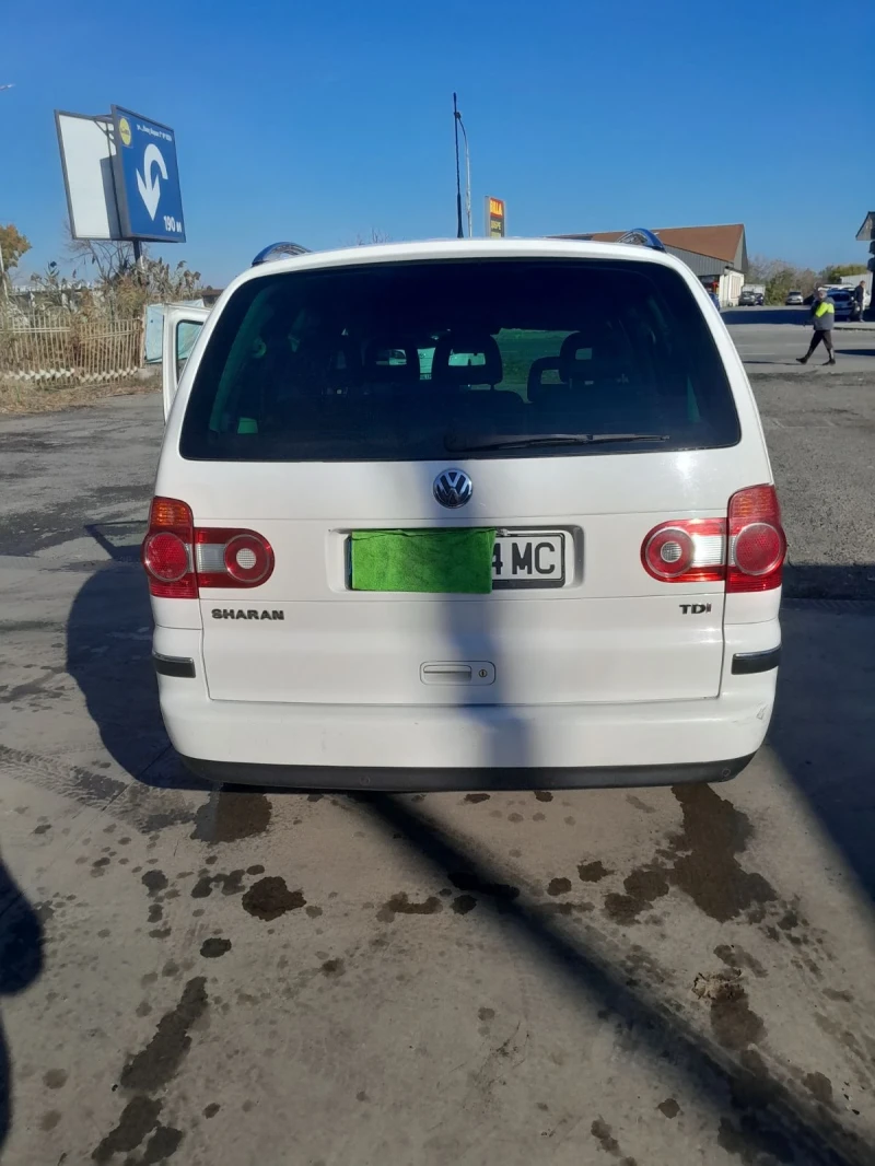 VW Sharan 1.9, снимка 4 - Автомобили и джипове - 48010429