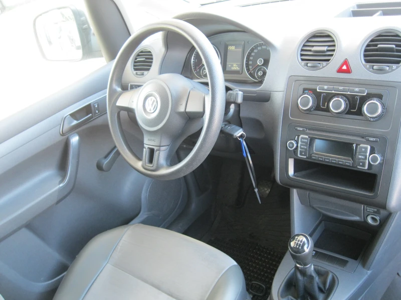 VW Caddy 2.0 TDI 140 ks, снимка 14 - Автомобили и джипове - 50790298