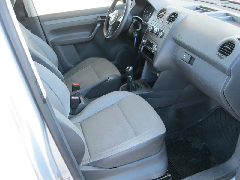 VW Caddy 2.0 TDI 140 ks, снимка 13 - Автомобили и джипове - 50790298