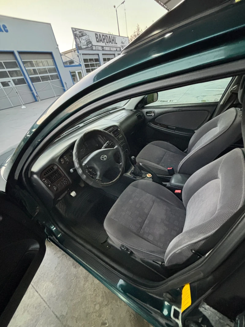 Toyota Avensis 2.0 D-4D, снимка 7 - Автомобили и джипове - 52320954