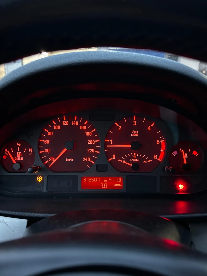 BMW 330 xd, снимка 8 - Автомобили и джипове - 52496057