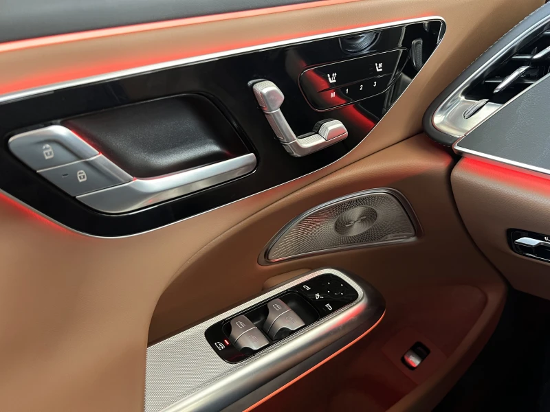 Mercedes-Benz E 300 AMG LINE/4matic/plug-in/313K.C./9AT/ГОТОВ ЛИЗИНГ, снимка 16 - Автомобили и джипове - 52559634