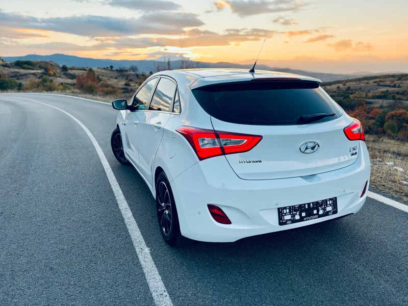 Hyundai I30  1.6 CRDI Blue Drive Автоматик, снимка 4 - Автомобили и джипове - 52900288