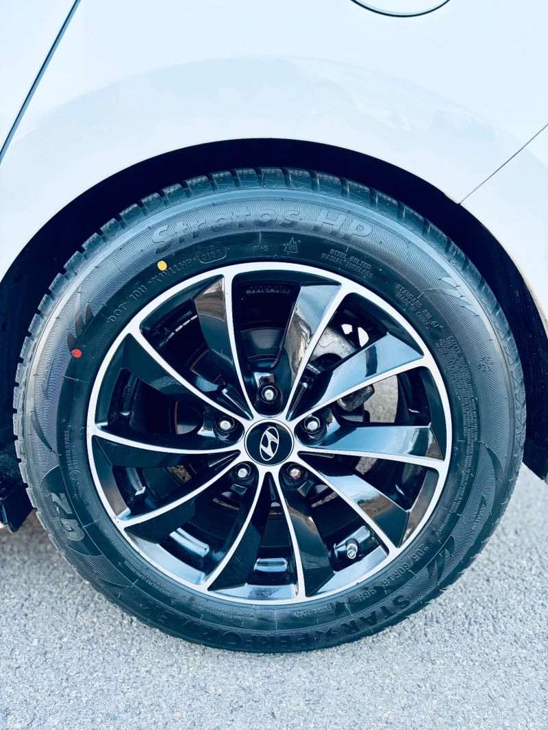 Hyundai I30  1.6 CRDI Blue Drive Автоматик, снимка 14 - Автомобили и джипове - 52900288