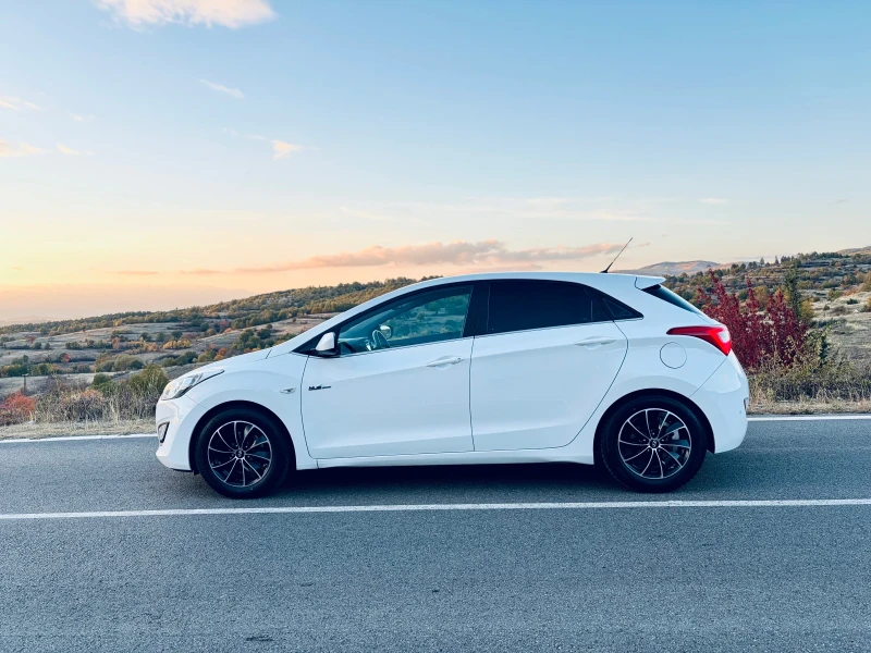 Hyundai I30  1.6 CRDI Blue Drive Автоматик, снимка 6 - Автомобили и джипове - 52900288