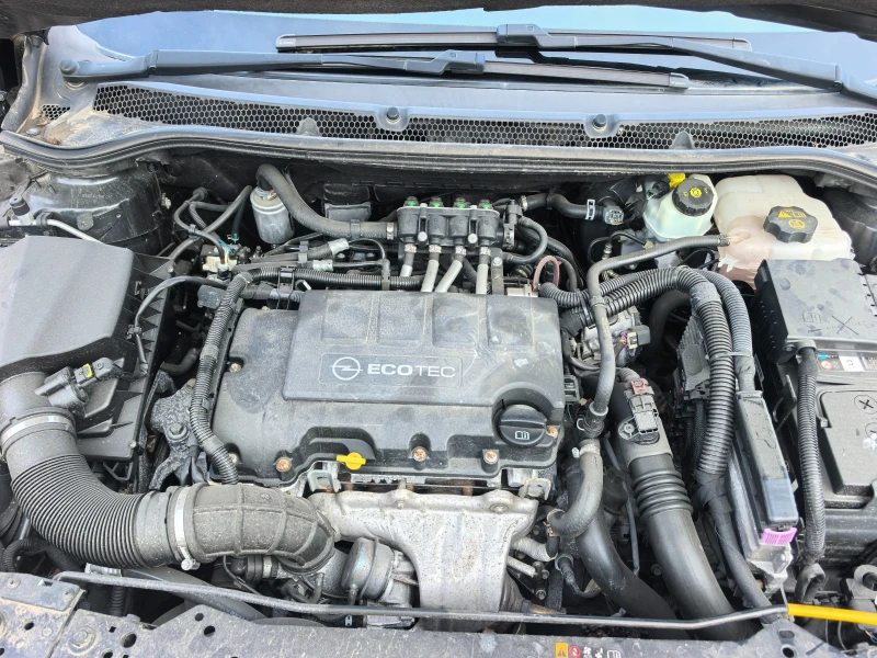 Opel Astra 1.4i Facelift/LPG, снимка 15 - Автомобили и джипове - 53594731