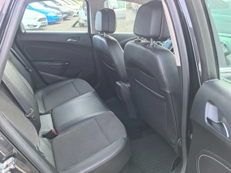 Opel Astra 1.4i Facelift/LPG, снимка 12 - Автомобили и джипове - 53594731