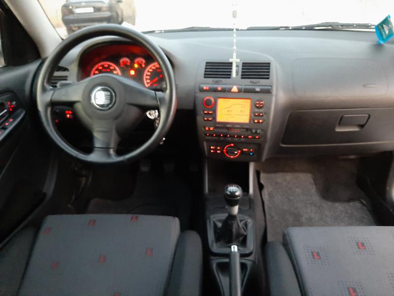 Seat Ibiza 1.8Т 156кс SPORT, снимка 11 - Автомобили и джипове - 44062442