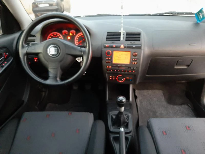 Seat Ibiza 1.8Т 156кс SPORT, снимка 11 - Автомобили и джипове - 49557343