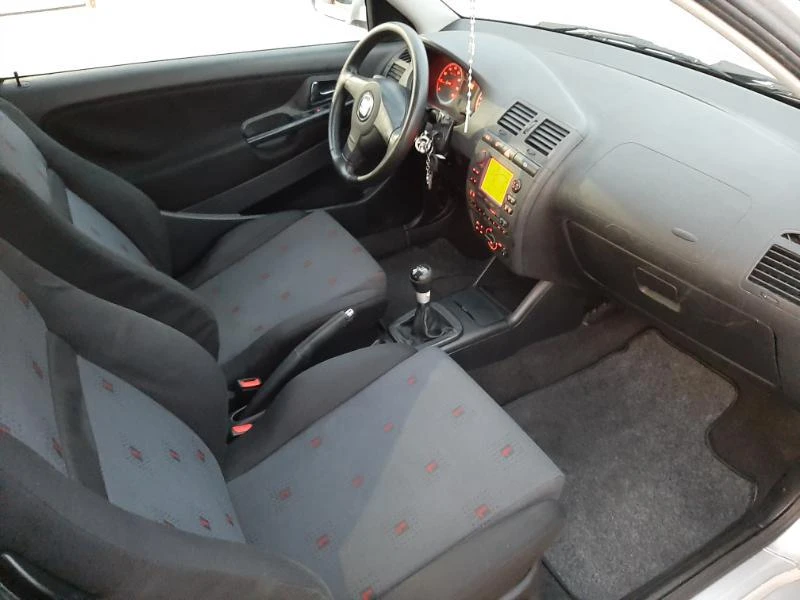 Seat Ibiza 1.8Т 156кс SPORT, снимка 12 - Автомобили и джипове - 46359717