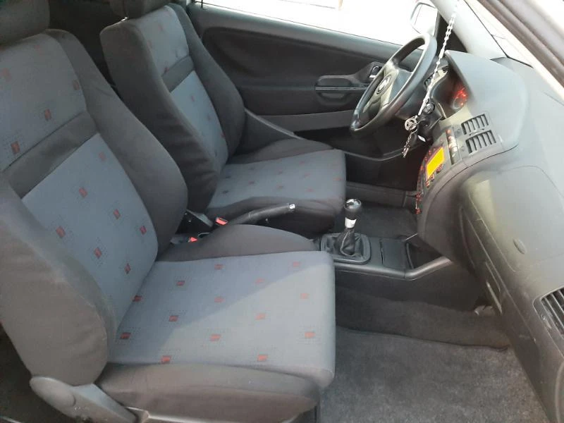 Seat Ibiza 1.8Т 156кс SPORT, снимка 13 - Автомобили и джипове - 46359717