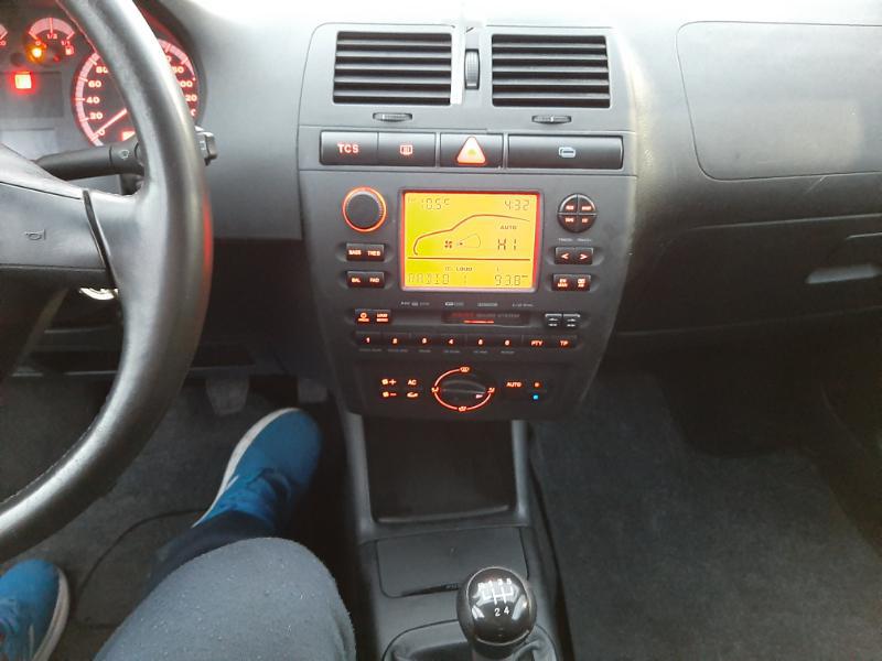Seat Ibiza 1.8Т 156кс SPORT, снимка 14 - Автомобили и джипове - 44062442