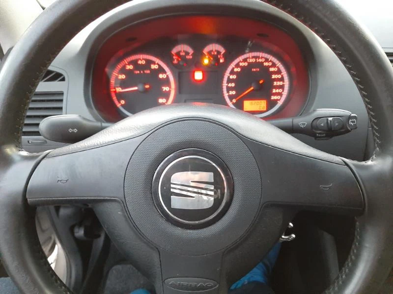 Seat Ibiza 1.8Т 156кс SPORT, снимка 15 - Автомобили и джипове - 49557343