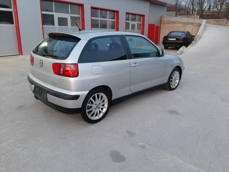 Seat Ibiza 1.8Т 156кс SPORT, снимка 5 - Автомобили и джипове - 46359717