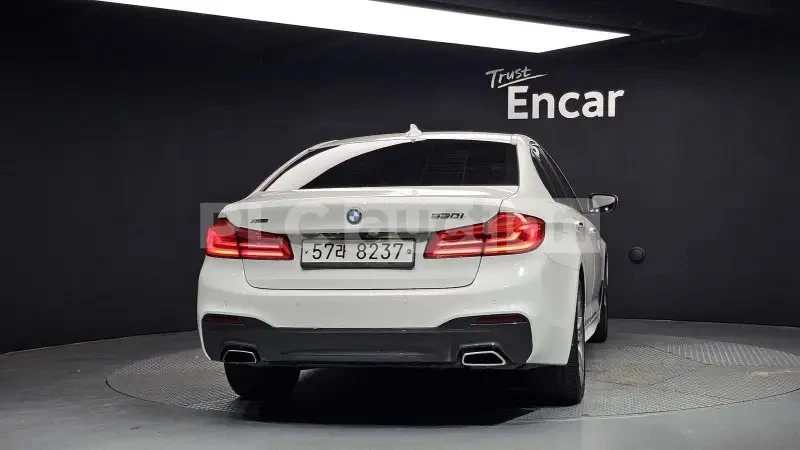 BMW 530 M SPORT/ФИКСИРАНА ЦЕНА ДО БЪЛГАРИЯ, снимка 4 - Автомобили и джипове - 54997506