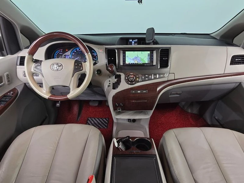 Toyota Sienna 3.5 2GR Automatic, снимка 8 - Автомобили и джипове - 55662693