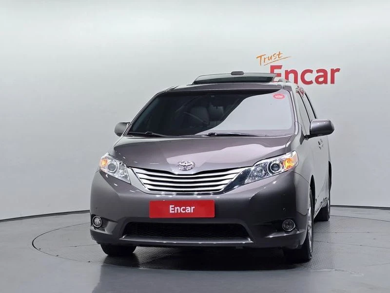 Toyota Sienna 3.5 2GR Automatic, снимка 2 - Автомобили и джипове - 55662693