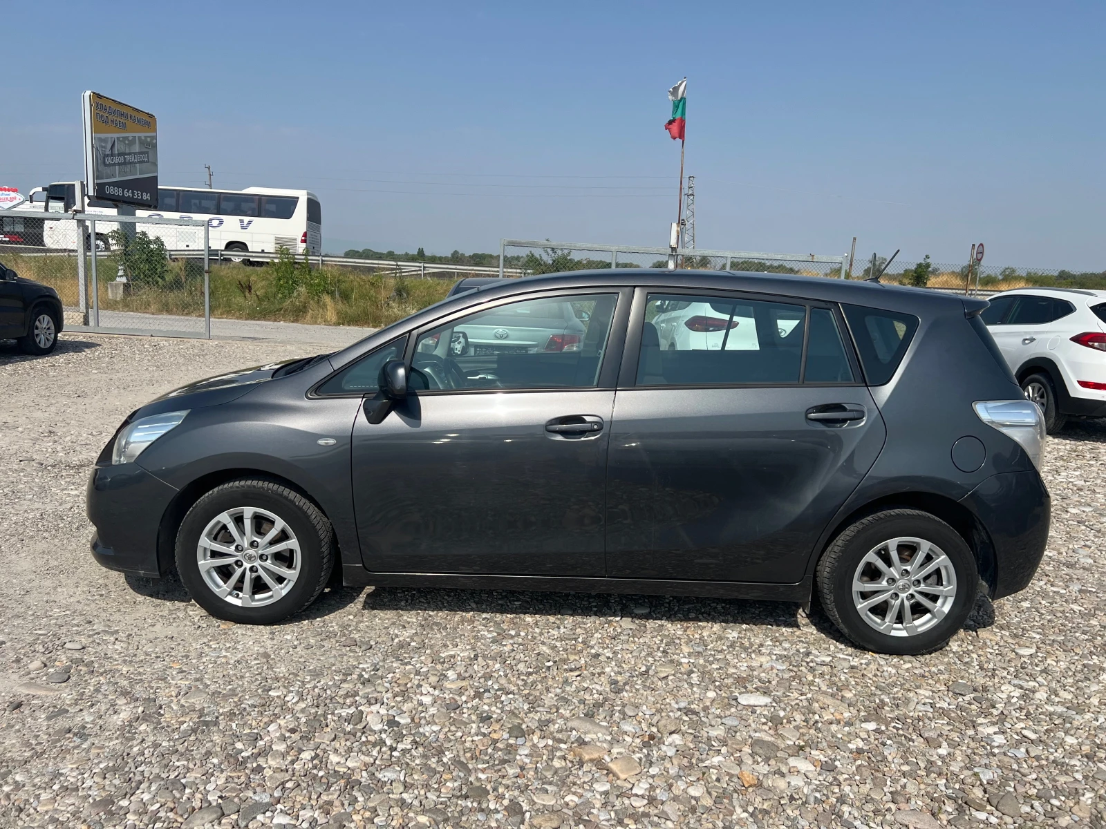 Toyota Verso 2.0 D4D - изображение 8