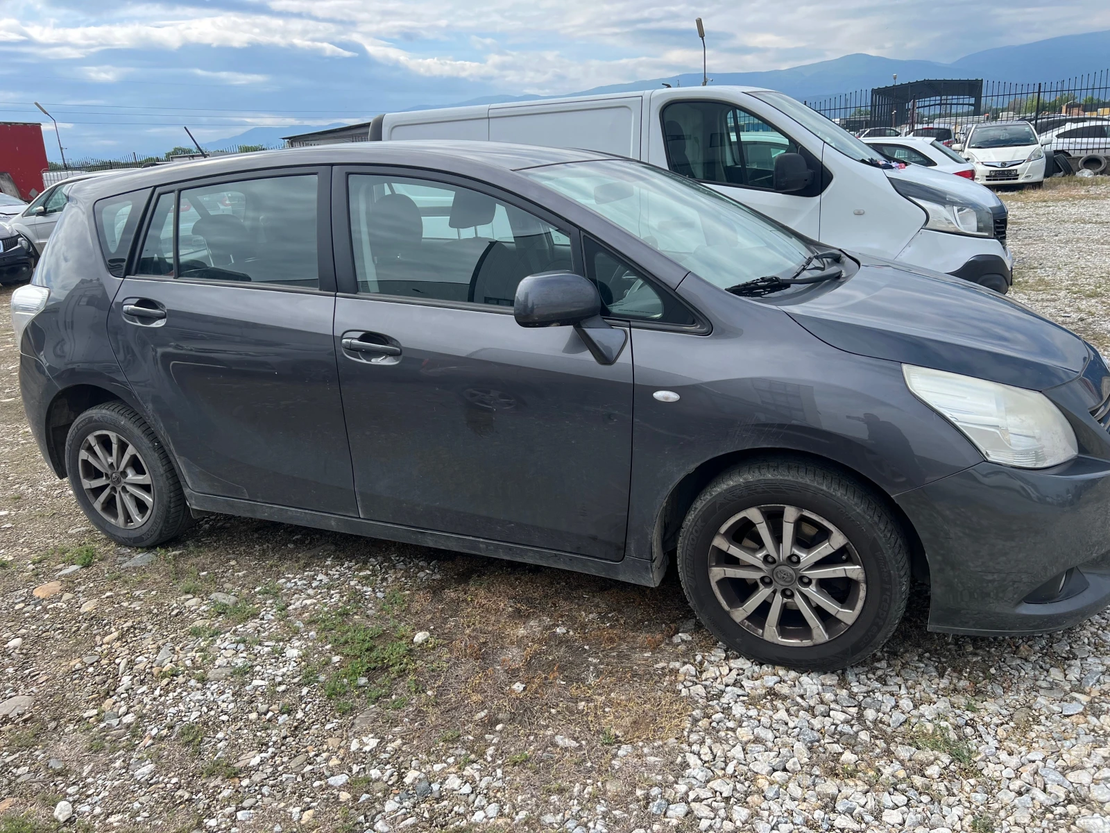 Toyota Verso 2.0 D4D - изображение 4