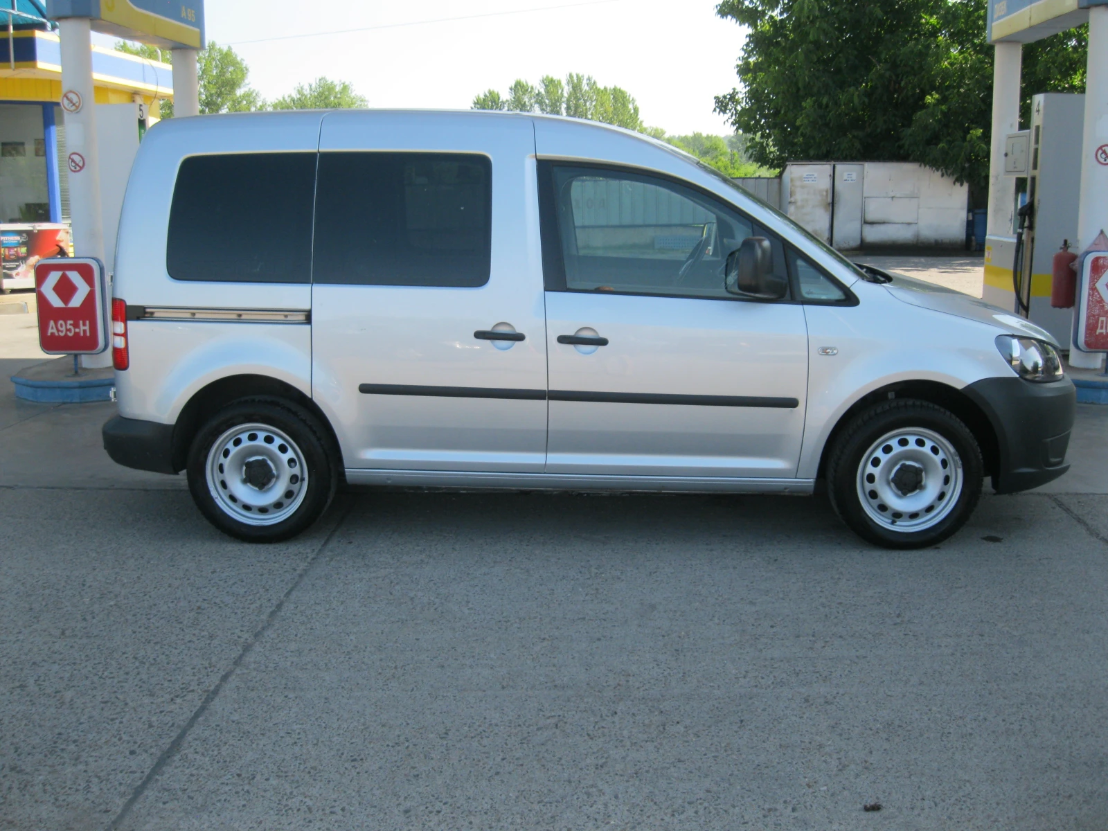 VW Caddy 2.0 TDI 140 ks - изображение 4
