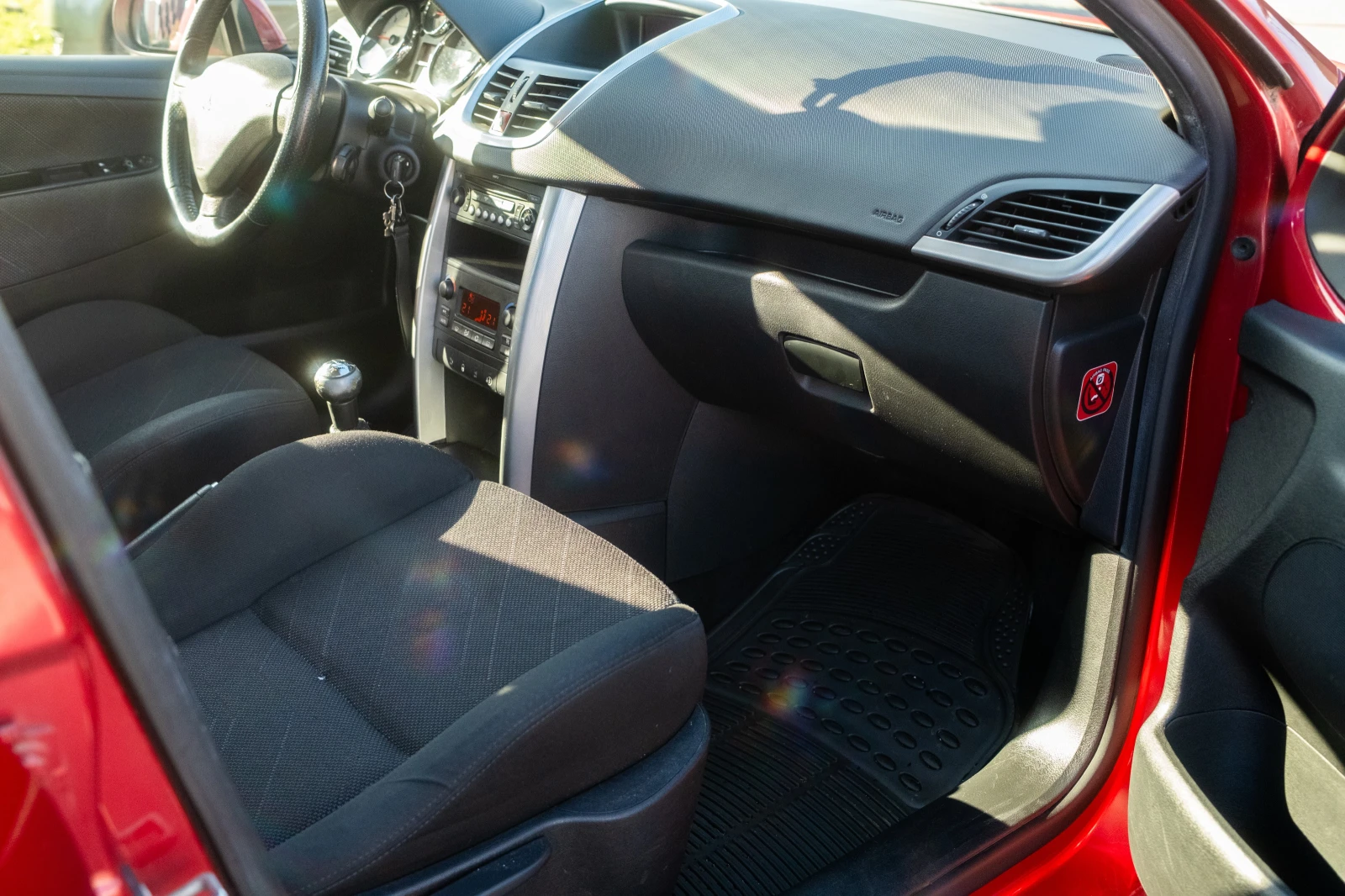 Peugeot 207 1.4 HDI - изображение 9