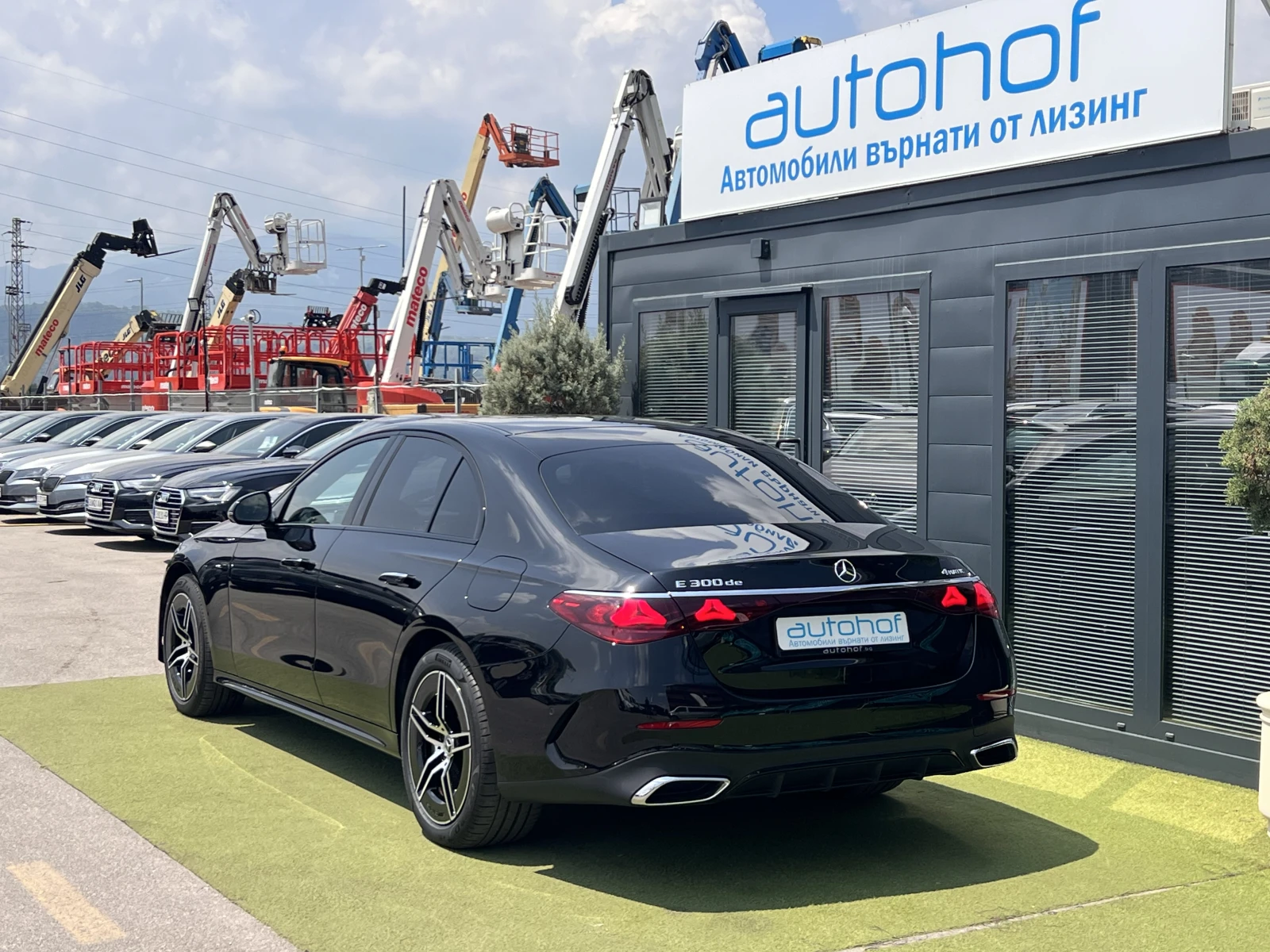 Mercedes-Benz E 300 AMG LINE/4matic/plug-in/313K.C./9AT/ГОТОВ ЛИЗИНГ - изображение 2