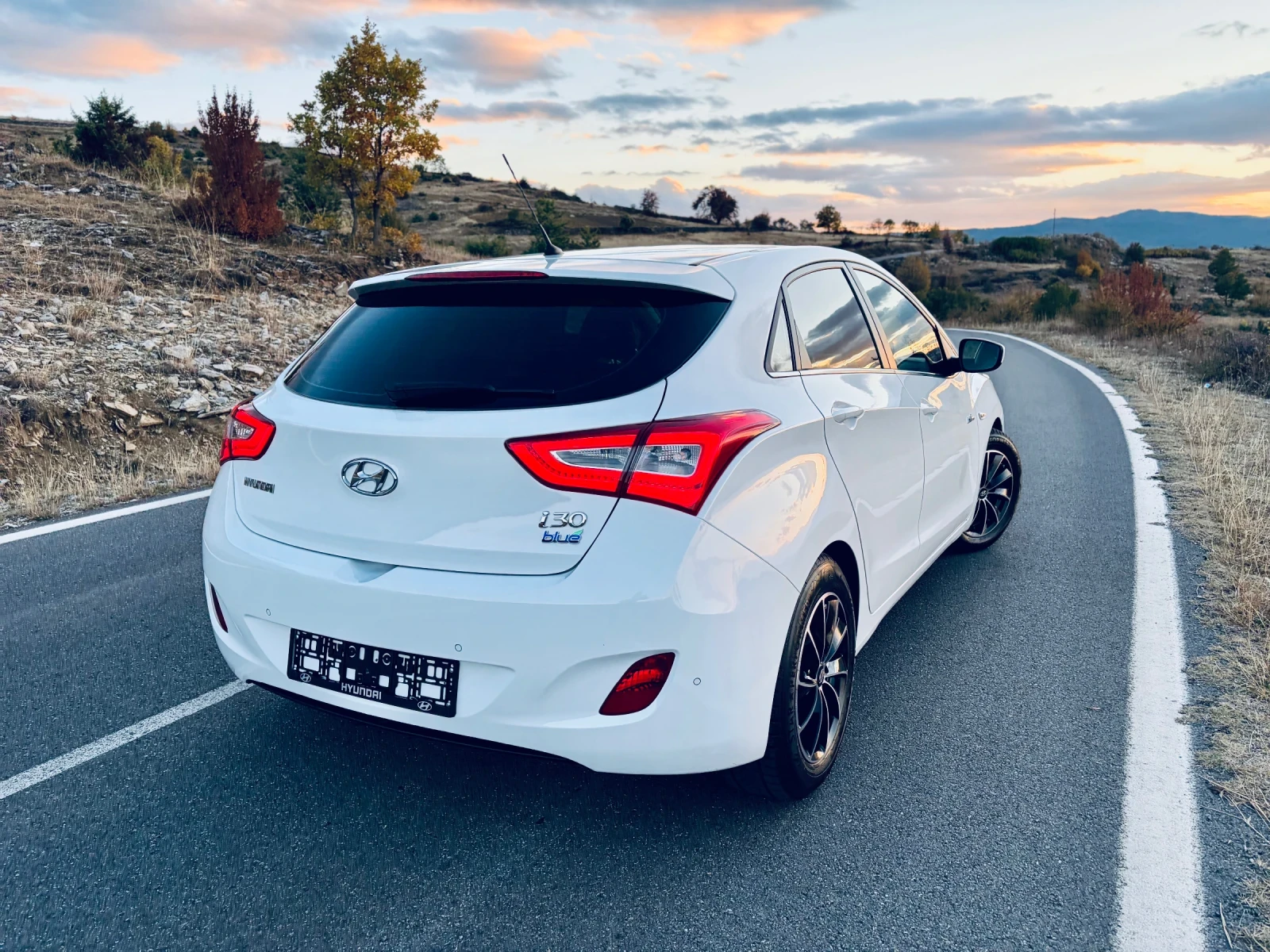 Hyundai I30  1.6 CRDI Blue Drive Автоматик - изображение 5