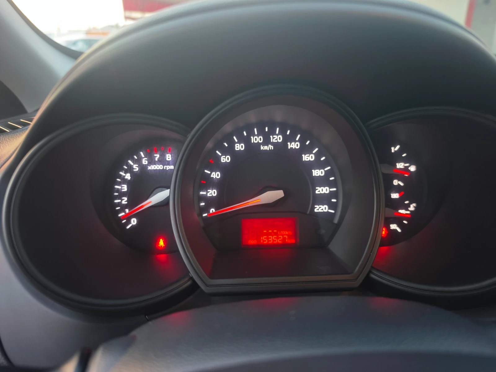 Kia Rio 1.4i , снимка 8 - Автомобили и джипове - 53872917