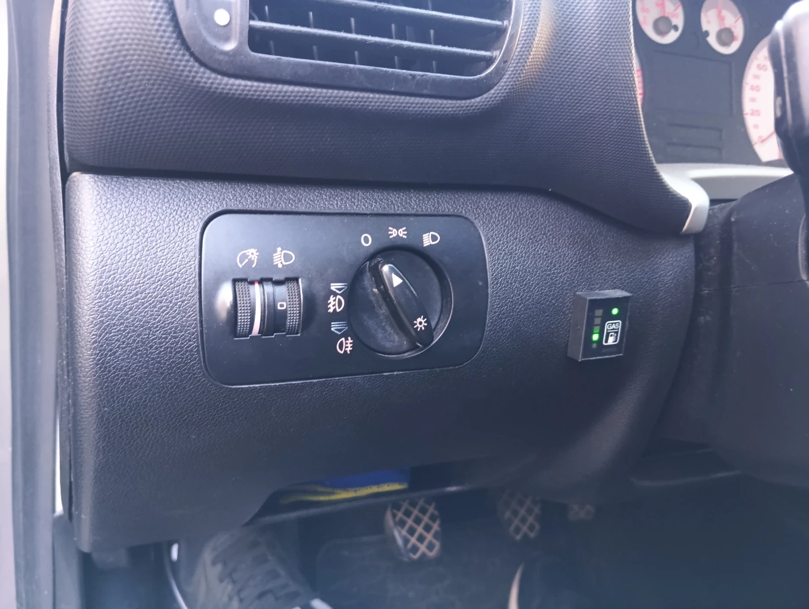 Seat Leon, снимка 8 - Автомобили и джипове - 54428982