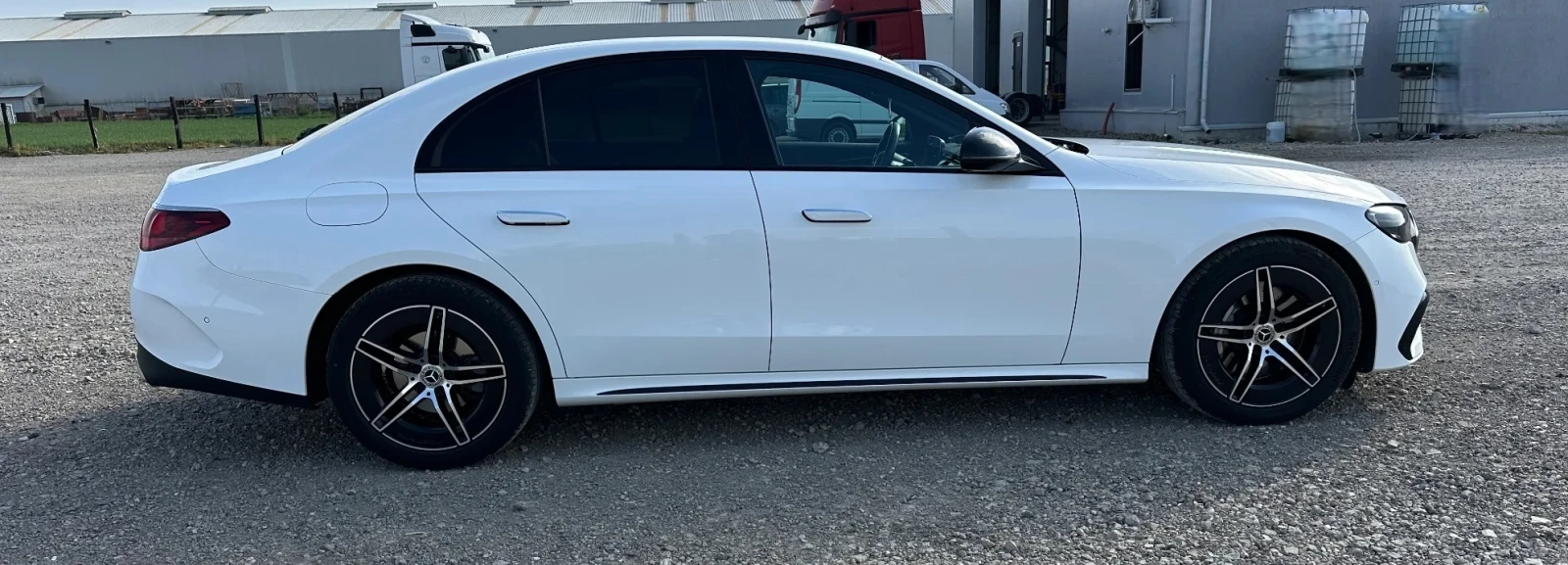 Mercedes-Benz E 200 AMG Line, снимка 3 - Автомобили и джипове - 54508894