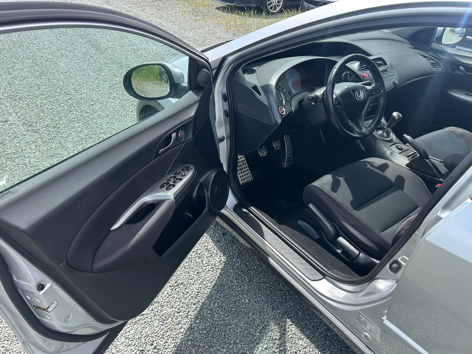 Honda Civic 1.4i 99к.с, снимка 10 - Автомобили и джипове - 54519577