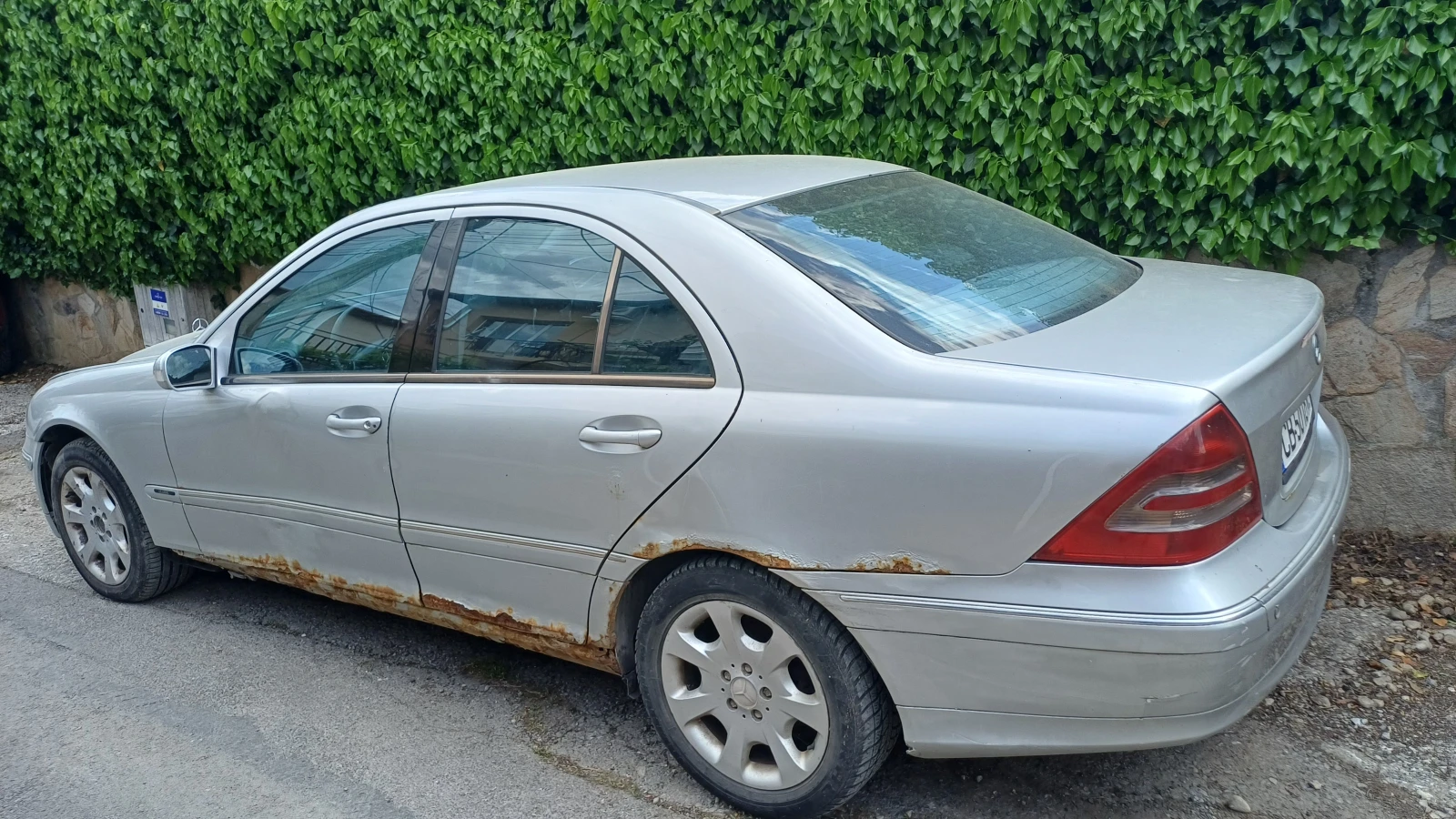 Mercedes-Benz C 220, снимка 2 - Автомобили и джипове - 54574553