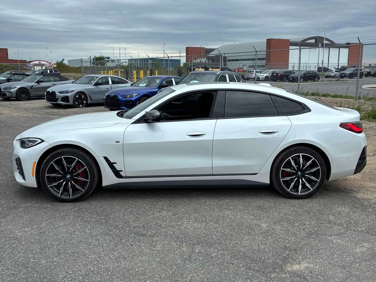 BMW i4 M50  CARFAX, снимка 2 - Автомобили и джипове - 54720977