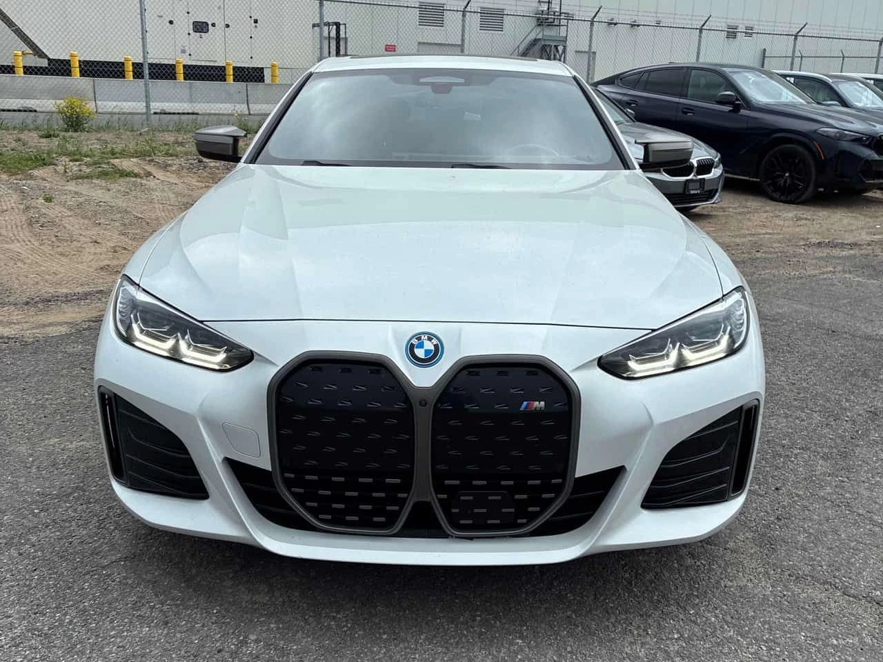 BMW i4 M50  CARFAX, снимка 6 - Автомобили и джипове - 54720977