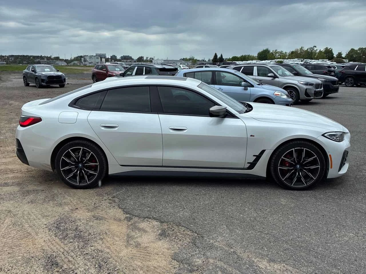 BMW i4 M50  CARFAX, снимка 3 - Автомобили и джипове - 54720977