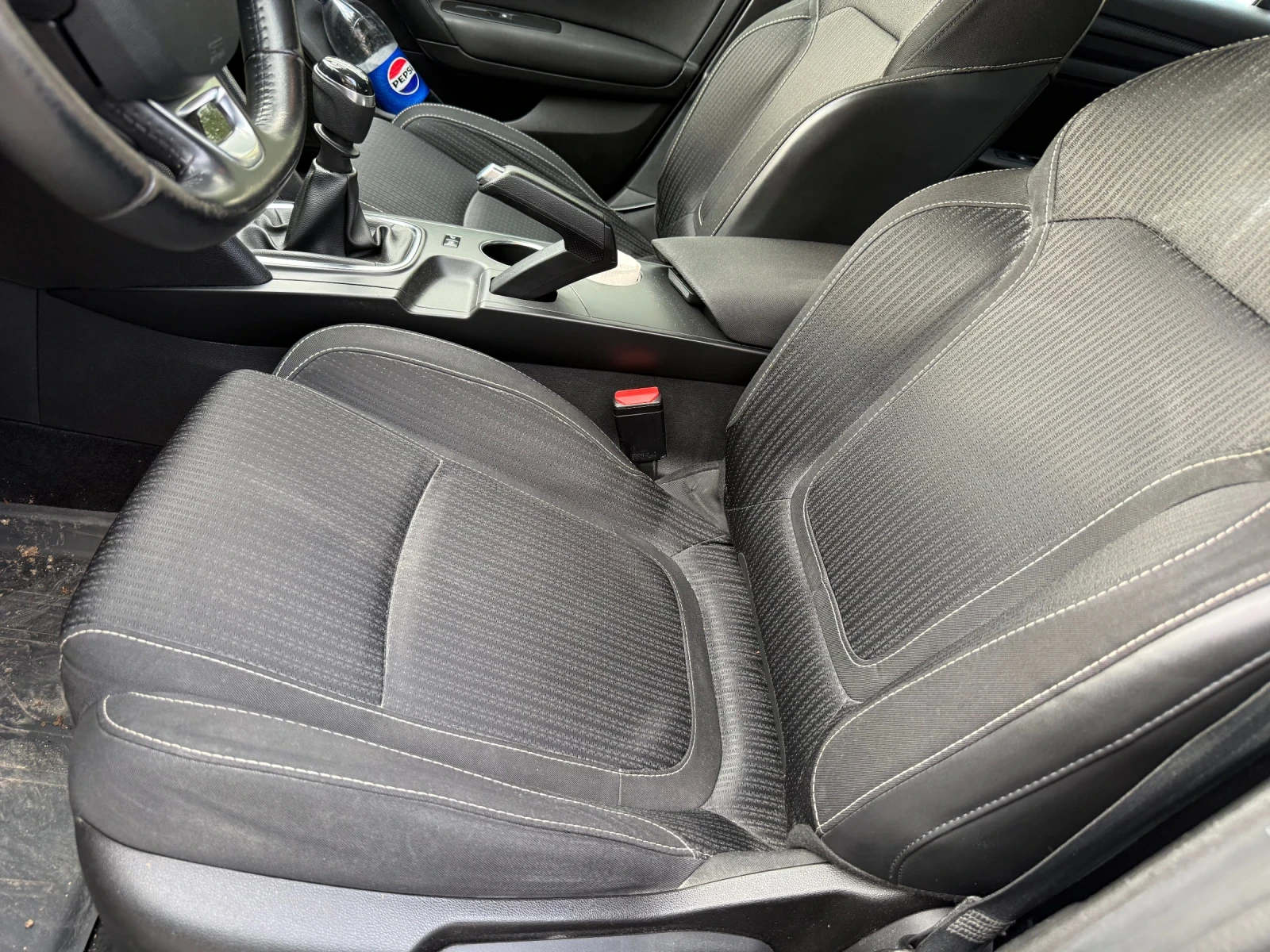 Renault Megane 1.5 DCI, снимка 9 - Автомобили и джипове - 55409162