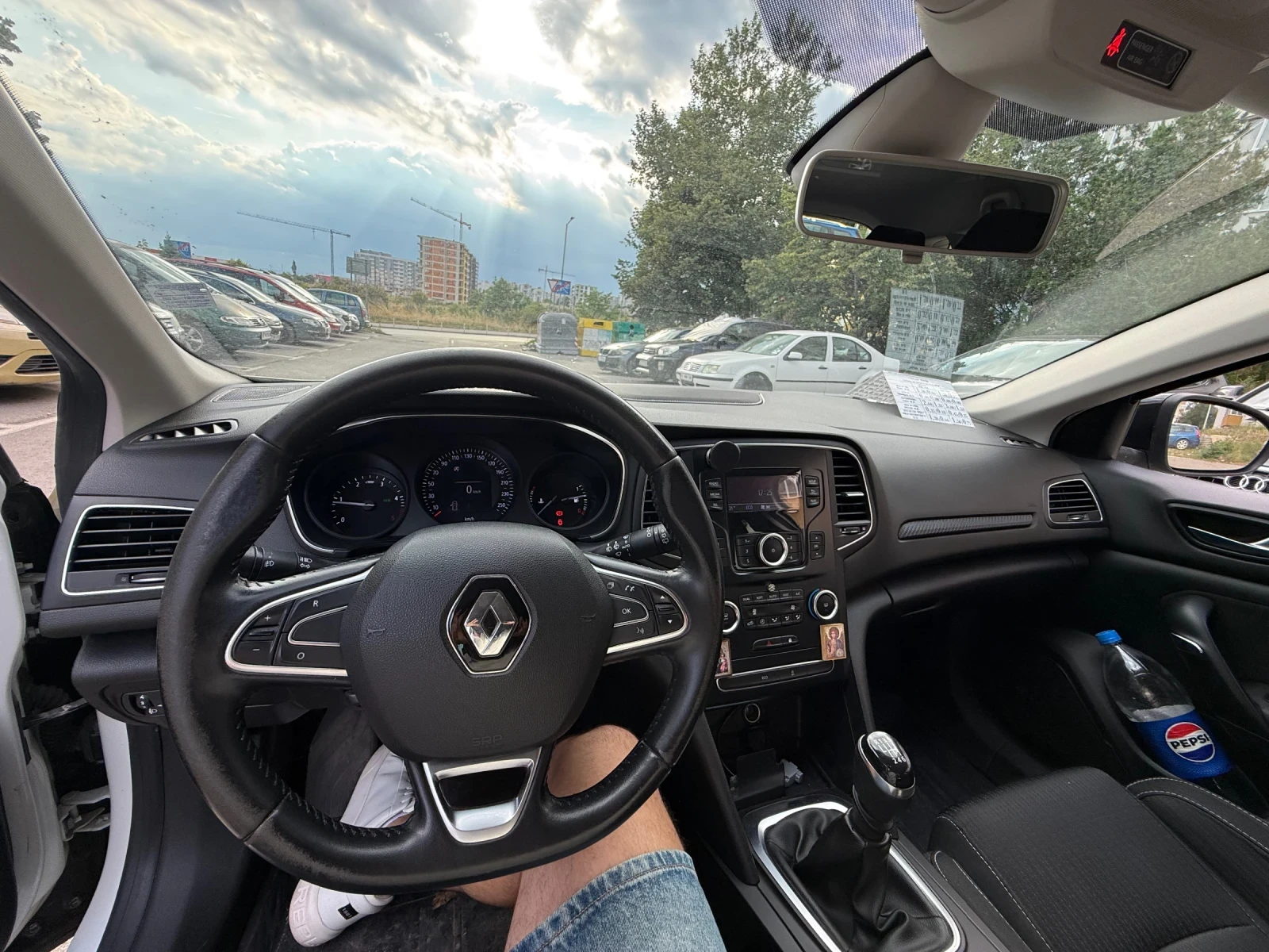 Renault Megane 1.5 DCI, снимка 7 - Автомобили и джипове - 55409162