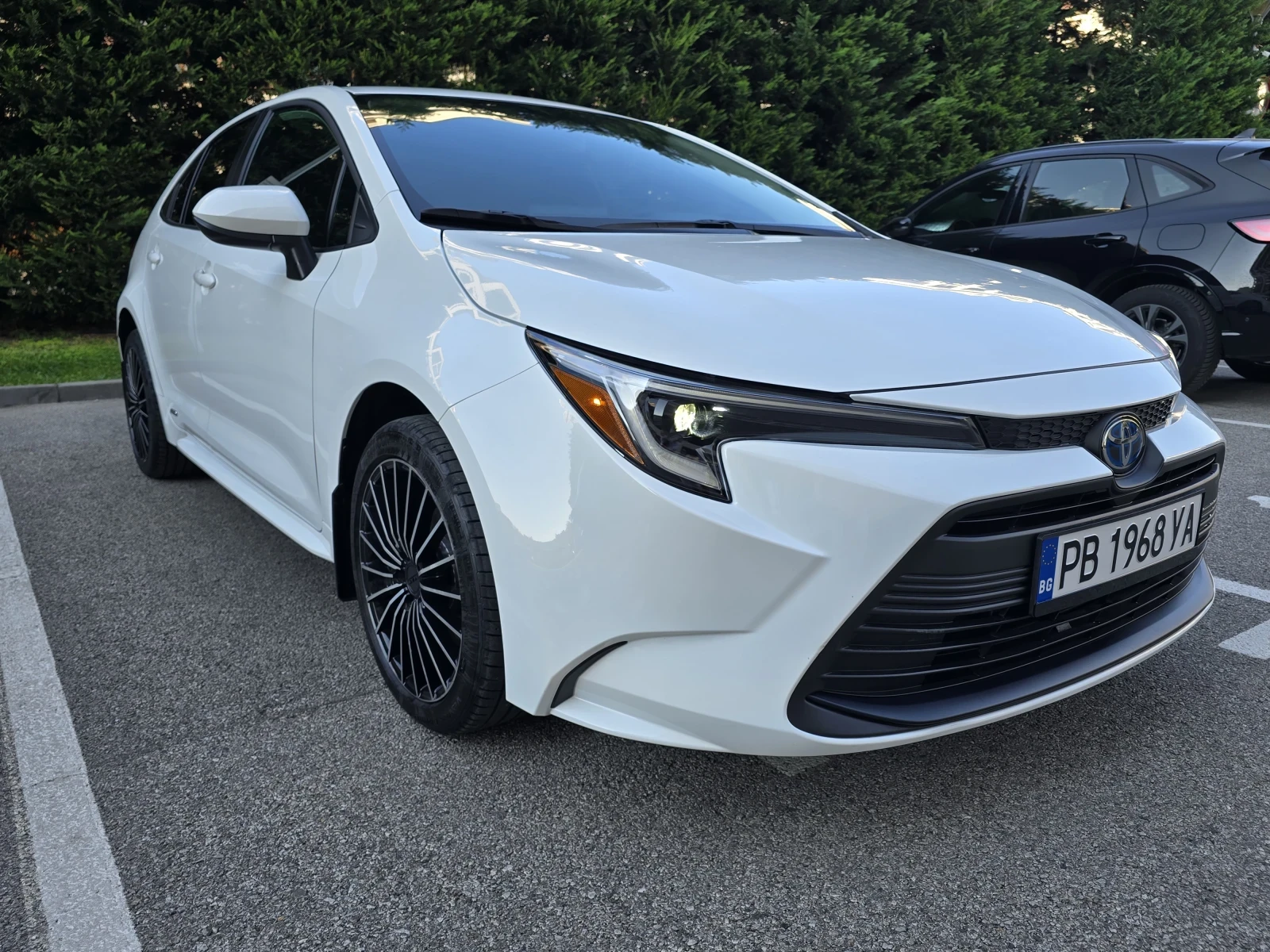 Toyota Corolla 1.8 Hybrid AWD , снимка 3 - Автомобили и джипове - 55621375