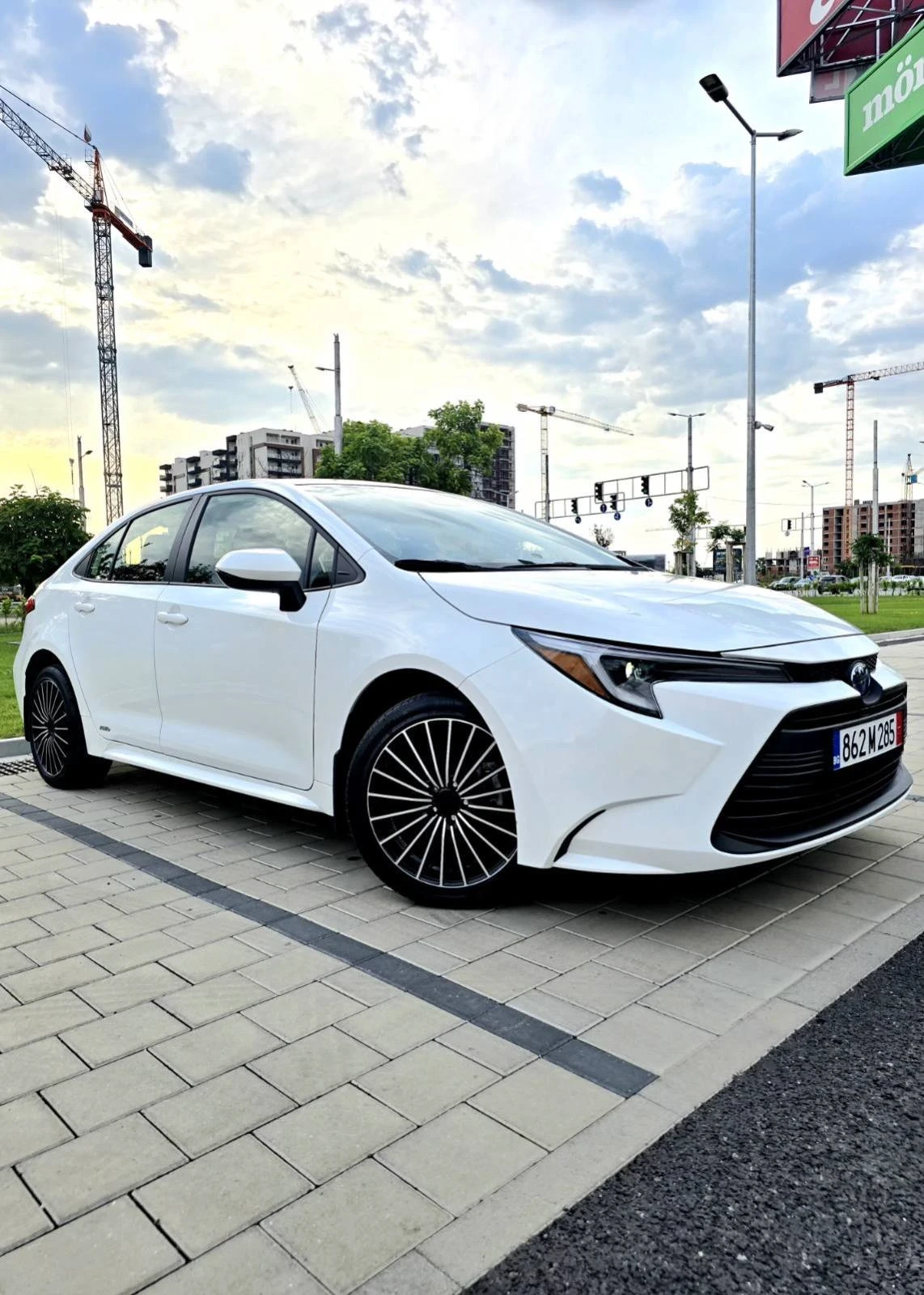 Toyota Corolla 1.8  AWD , снимка 3 - Автомобили и джипове - 55621375