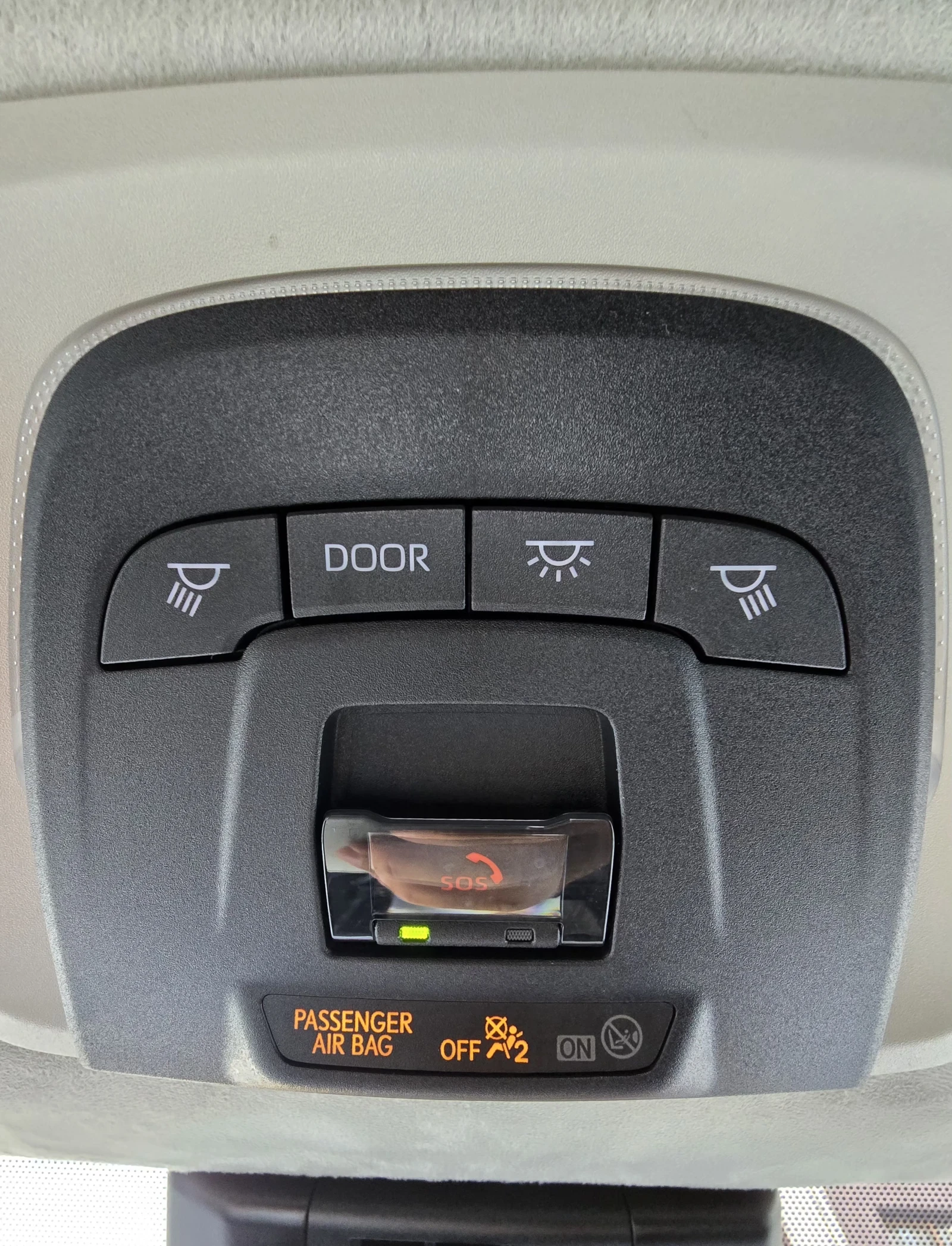 Toyota Corolla 1.8 Hybrid AWD , снимка 15 - Автомобили и джипове - 55621375