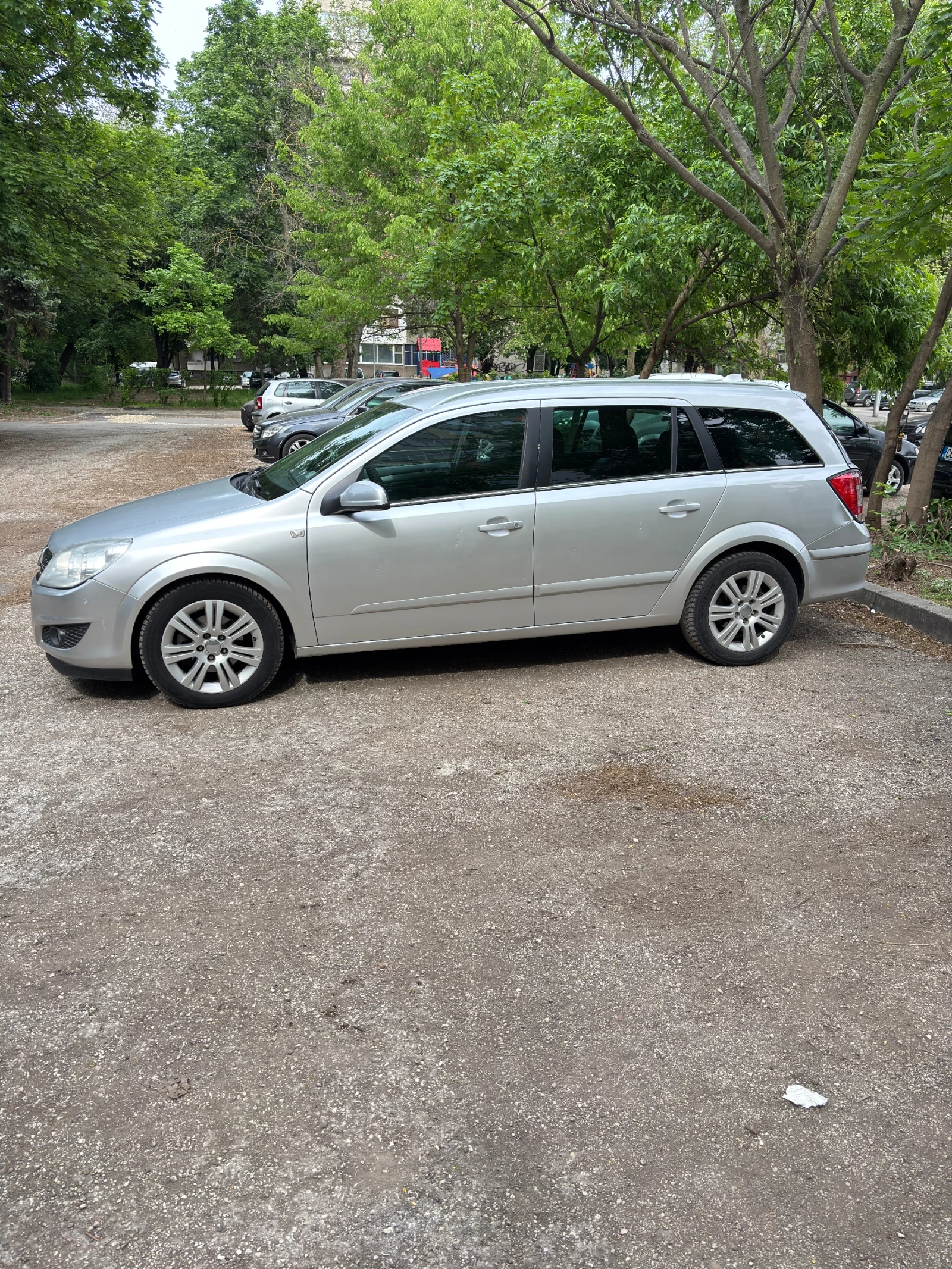 Opel Astra 1.7 cdti, снимка 2 - Автомобили и джипове - 55958645